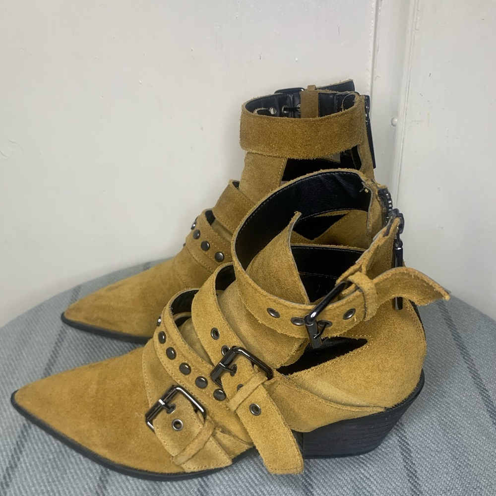 Zara buckle boot size 7